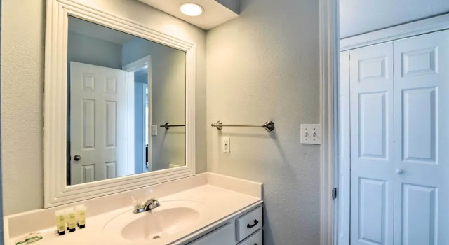 Коттедж Oceanfront Galveston Home - Walk to Beach!