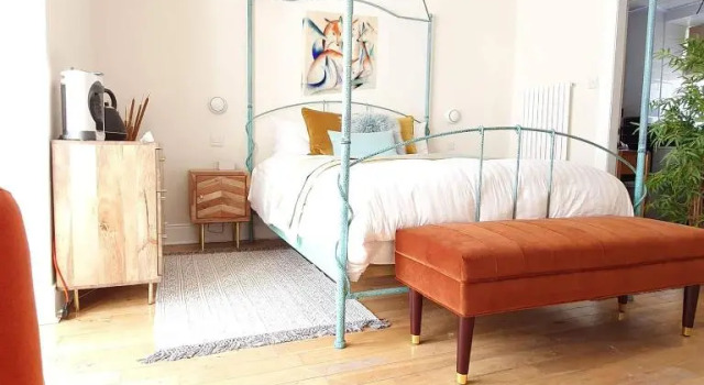 Номер Standard The Orange Fox Lux Room and Hot Tub at The Grumpy Schnauzer Guest House