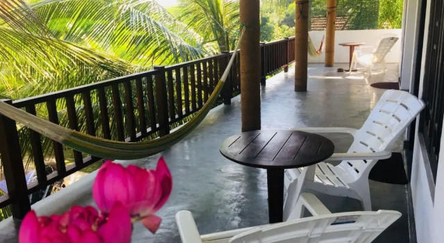 Little Sunshine Guest House & Restaurant