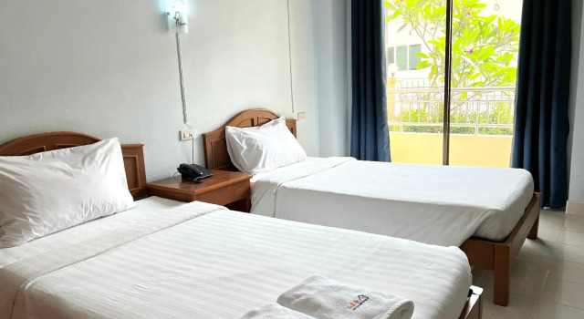 Ritzy House Hotel