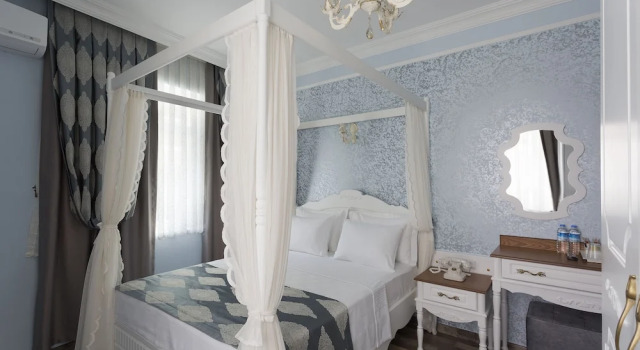 Двухместный номер Standard с балконом Zeynep Hatun Otel