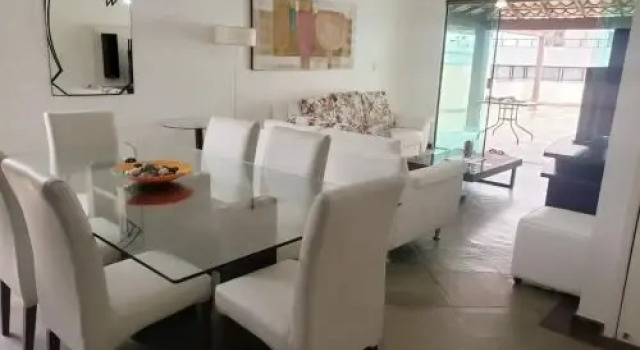 Prainha- Cobertura duplex a 70m da praia, Забронировать Отель Отели Арраял-ду-Кабу с парковкой, рядом с Floating Restaurant, Парковка