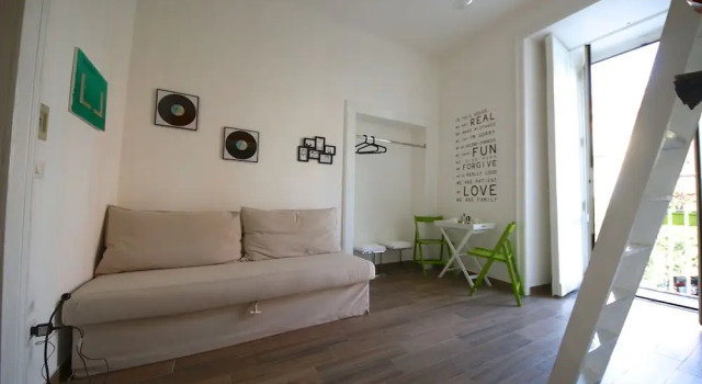 Room 23 in the city center by Wonderful Italy, Забронировать Отель Неаполь Кампания, рядом с Церковь Пио Монте делла Мизерикордия