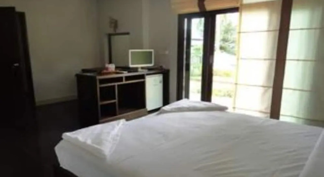 Номер Deluxe Khanom Sunrise Beach Hotel