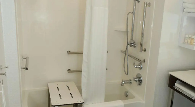 Люкс Hampton Inn & Suites Burlington