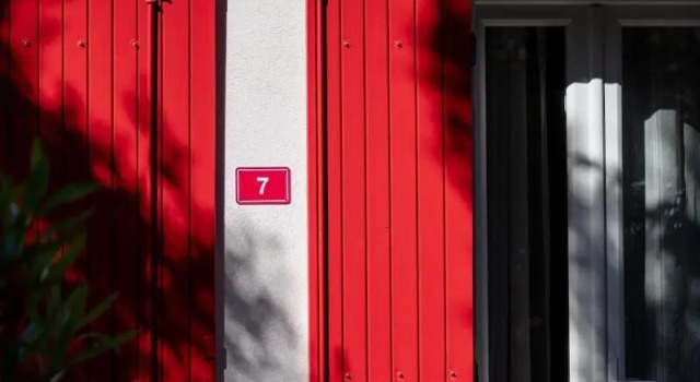 LES VOLETS ROUGES - Hôtel Cassis - Situé dans le Parc National des Calanques - Parking Gratuit, Забронировать Отель Кассис Calanques National Park