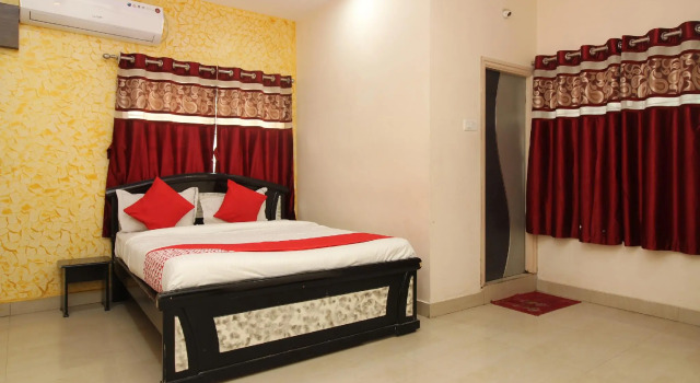Люкс iROOMZ Hotel Sagar Grand