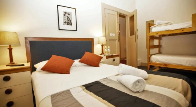 Четырёхместный номер Standard Delatite Hotel