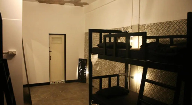 Кровать в общем номере Born Free Hostel