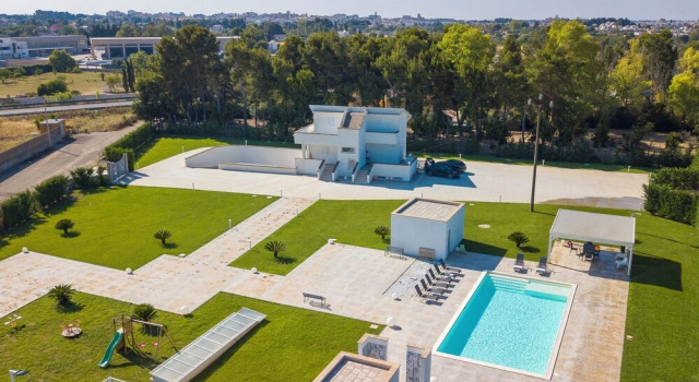 Семейные апартаменты с балконом Villa Cristal Pool and Padel - Happy Rentals