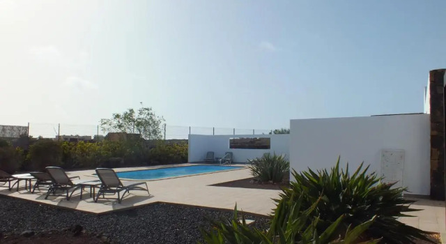 Вилла Heated & Shared Pool VILLA MATRIANA 36B, North Shore Villas