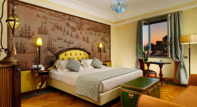 Двухместный номер Deluxe Grand Hotel Savoia Genova, Curio Collection by Hilton