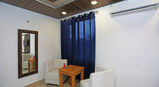 OYO 15566 Hotel Rosewood Inn, Rezervovat Hotel Rājpur Uttarakhand