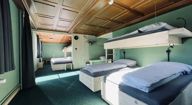 Кровать в общем номере HOTEL ALPINA EINHORN - Self-Check-In