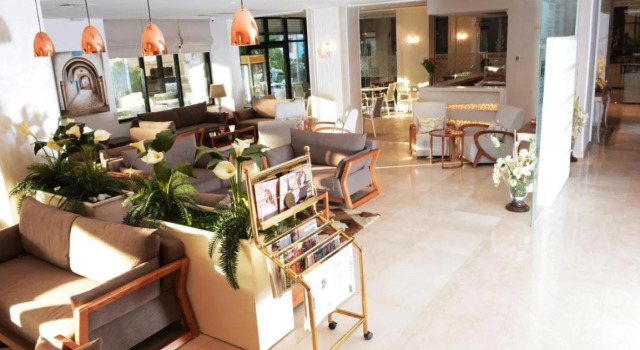 @Nour Justina ( Chekib ), Buchen Sie Hotel Tunis Governorate Tunis