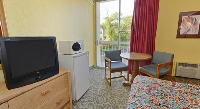 Americas Best Value Inn Bloomington, Забронировать Отель Блумингтон Индиана, рядом с Cook Family Health Center