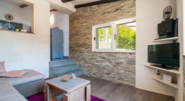Awesome Home in Plano With Wifi and 2 Bedrooms