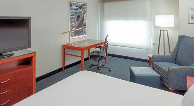 Люкс Standard Hilton Garden Inn Plymouth
