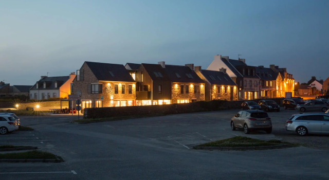 Hostellerie de la Pointe Saint-Mathieu - SPA & Restaurant, Забронировать Отель Отели Finistère с парковкой, Парковка