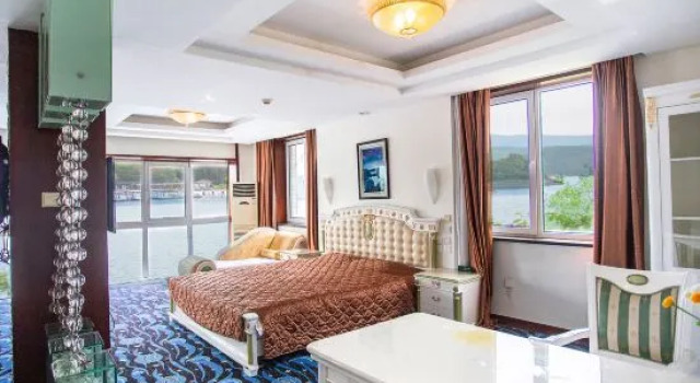 Люкс Deluxe Diaoyutai villa in Jingpo Lake