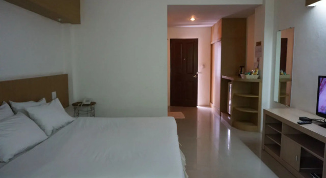 Veeranya Vill Hotel, Varaa Hotelli Hotellit North-Eastern Thailand pysäköinnillä, Pysäköinti