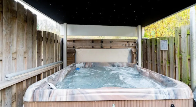 Luxury Apartment in Schin op Geul with Hot Tub & Sauna