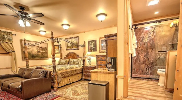 Студия Yellowstone Gateway Inn