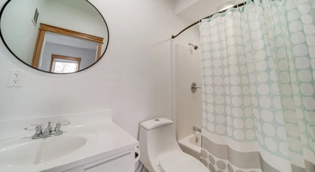 Апартаменты с 2 комнатами с балконом Balcony+ Golf Course View: Quiet Erie Getaway