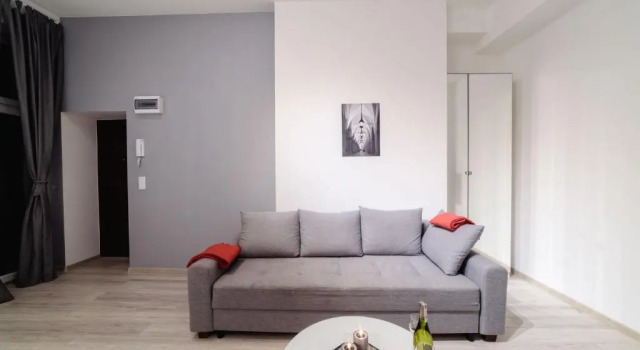 Апартаменты Дуплекс 2 Nights Apartments - great location, right next to Main Rail and Bus Station, 10 min to Main Square by foot
