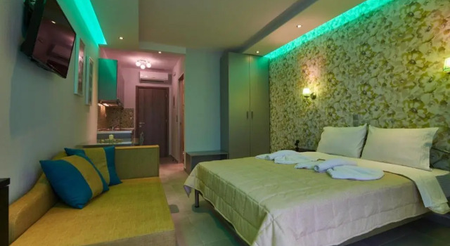 Семейная студия Grey House Apartments