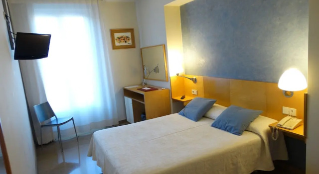 Двухместный номер Standard с балконом Hotel Rambla
