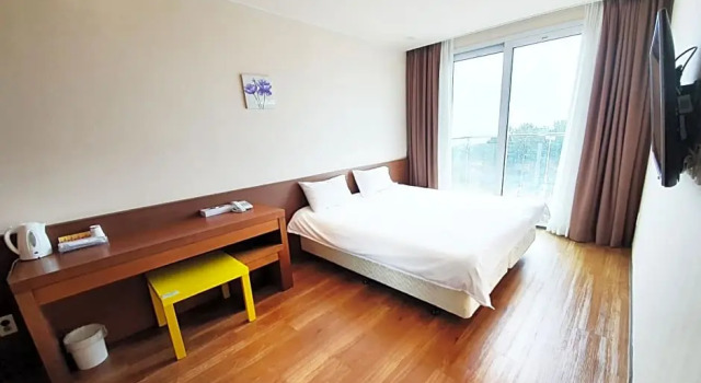 Семейный номер Standard с видом на море Jeju Ocean Blue Hotel