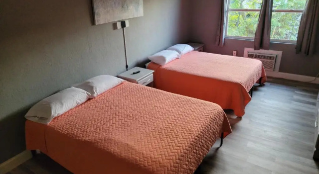 Люкс Deluxe Travel Inn Fort Pierce