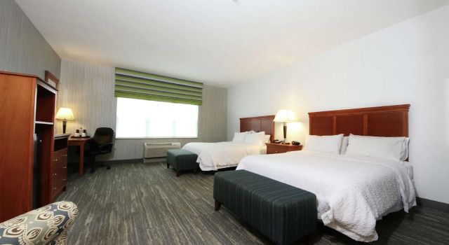 Четырёхместный номер Standard Hampton Inn Ellsworth