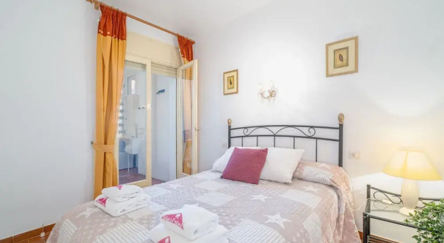 Beachfront Apartment in Empuriabrava With Pool, Забронировать Апартаменты/квартира Отели Alt Empordà с парковкой, Парковка