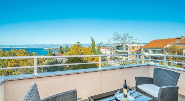 Awesome Apartment in Njivice With Wifi and 1 Bedrooms, Prenota Appartamento Hotel a Isole Quarnerine con parcheggio, Parcheggio