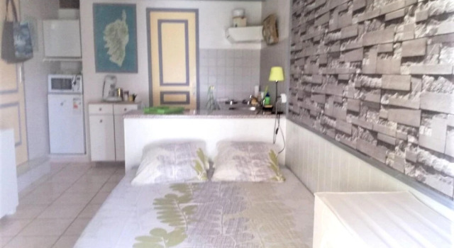 Studio in Ventiseri, With Shared Pool, Enclosed Garden and Wifi, Забронировать Отель Отели Вентизери с парковкой, Парковка