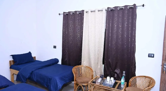 Номер Economy Morning Breeze Homestay Kanatal