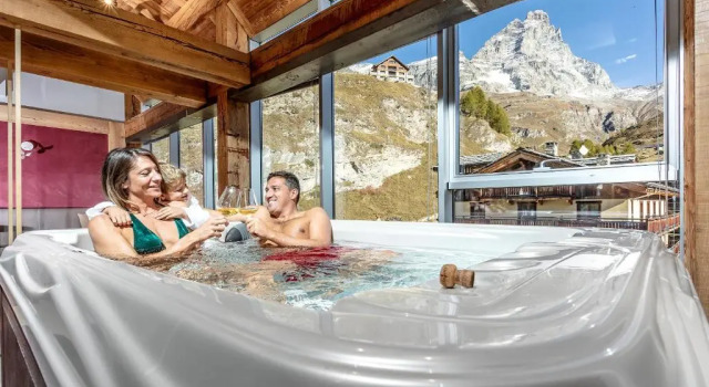 Люкс Aux Pieds du Roi - Suite & Spa