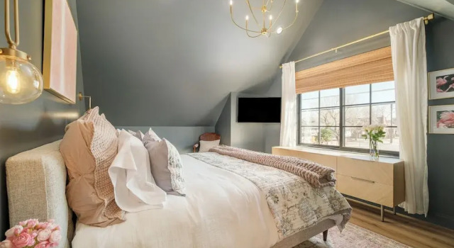 Luxe Designer Flat on Sloans Lake w/ Rooftop Deck, Забронировать Отель Денвер Колорадо, рядом с Зал спортивной славы Колорадо