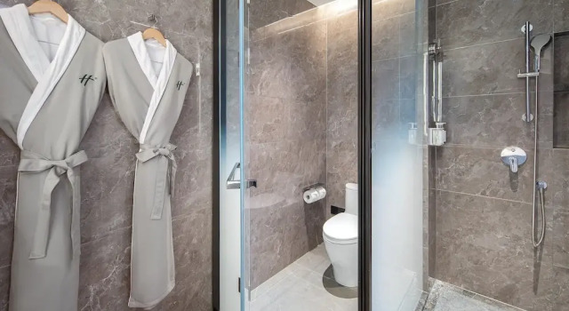 Четырёхместный номер Standard Holiday Inn Wuhan Houguan Lake by IHG