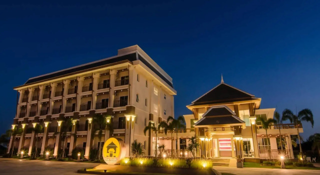 The Lake Hotel, Varaa Hotelli Hotellit North-Eastern Thailand pysäköinnillä, Pysäköinti