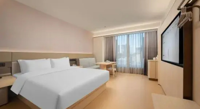 JI Hotel (Fenghuang Ancient Town Tourist Center)