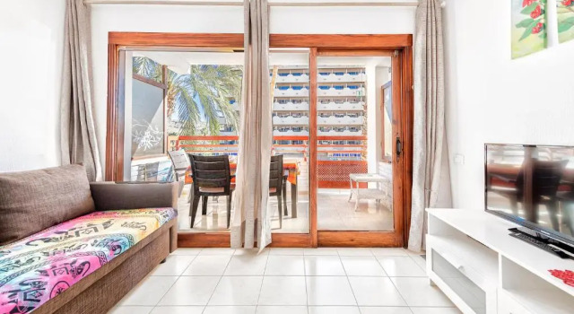 Apartamento a pie del mar, Забронировать Апартаменты/квартира Отели Плайя дель Инглес с бассейном, рядом с Экуменический храм Эль-Сальвадор, Бассейн