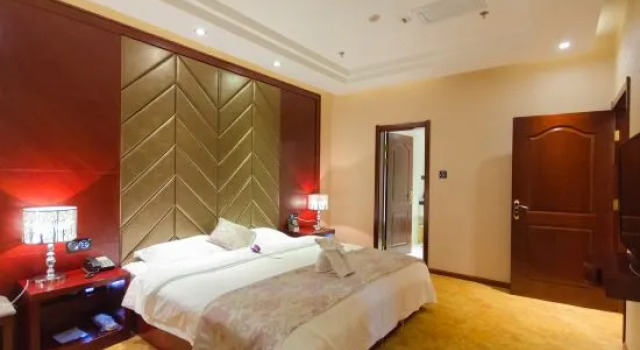 Люкс Deluxe Hua Tai Jin An International Hotel