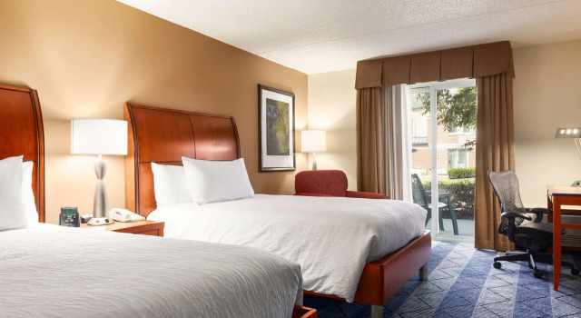 Четырёхместный номер Standard Hilton Garden Inn Lancaster