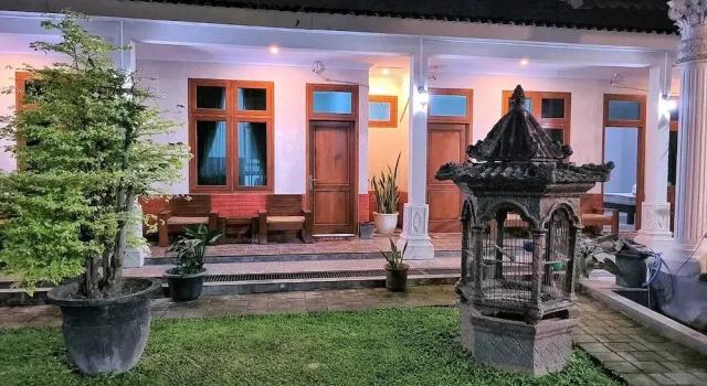 Omah Keniten, Book Hotel Sleman Yogyakarta Province
