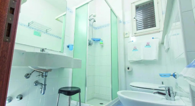 Трёхместный номер Standard с балконом Hotel Cavour