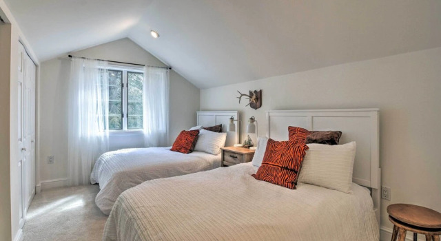 Коттедж Catskill Getaway on 6 Acres With Swimming Pond!