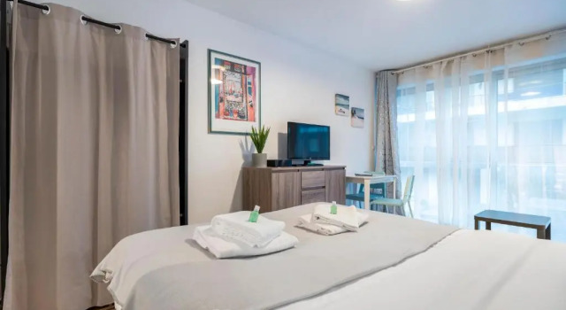 Studio Massenet Five Stars Holiday House, Забронировать Отель Ницца Приморские Альпы, рядом с Набережная Соединенных Штатов